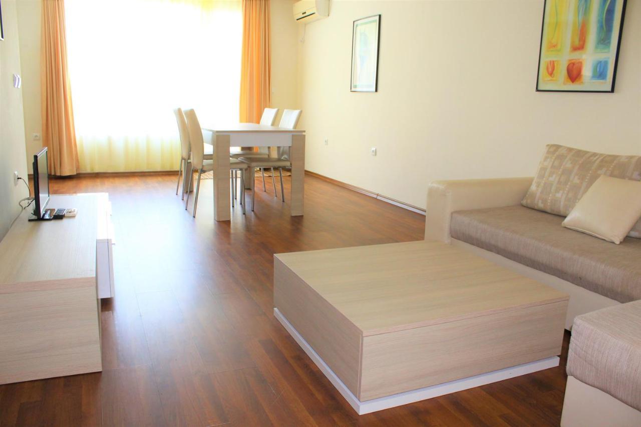 Solei Apartments Primorsko Luaran gambar