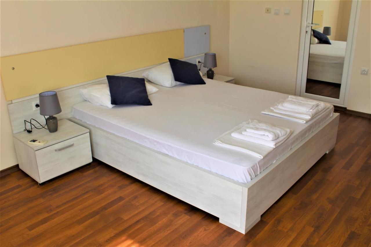 Solei Apartments Primorsko Luaran gambar