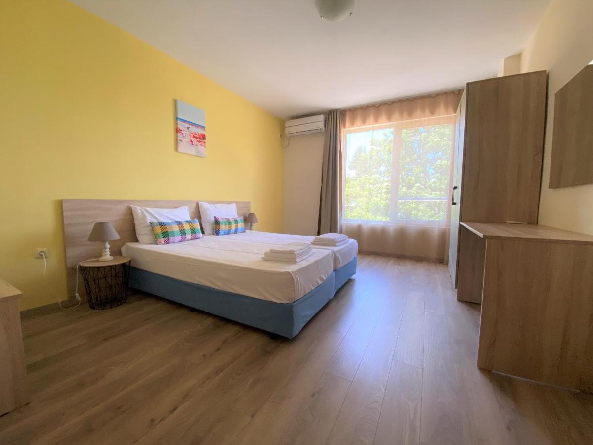 Solei Apartments Primorsko Luaran gambar